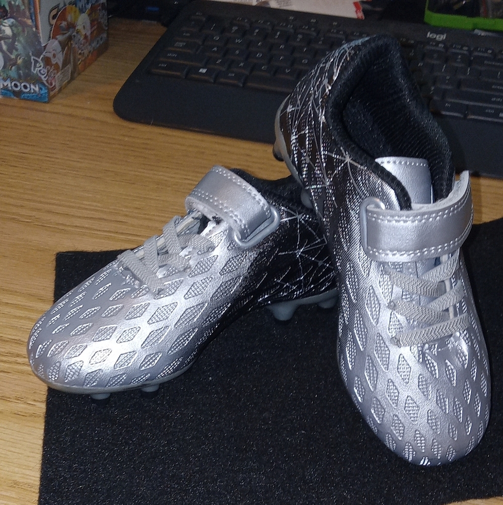 Kids Black Silver Cleats Shoes New